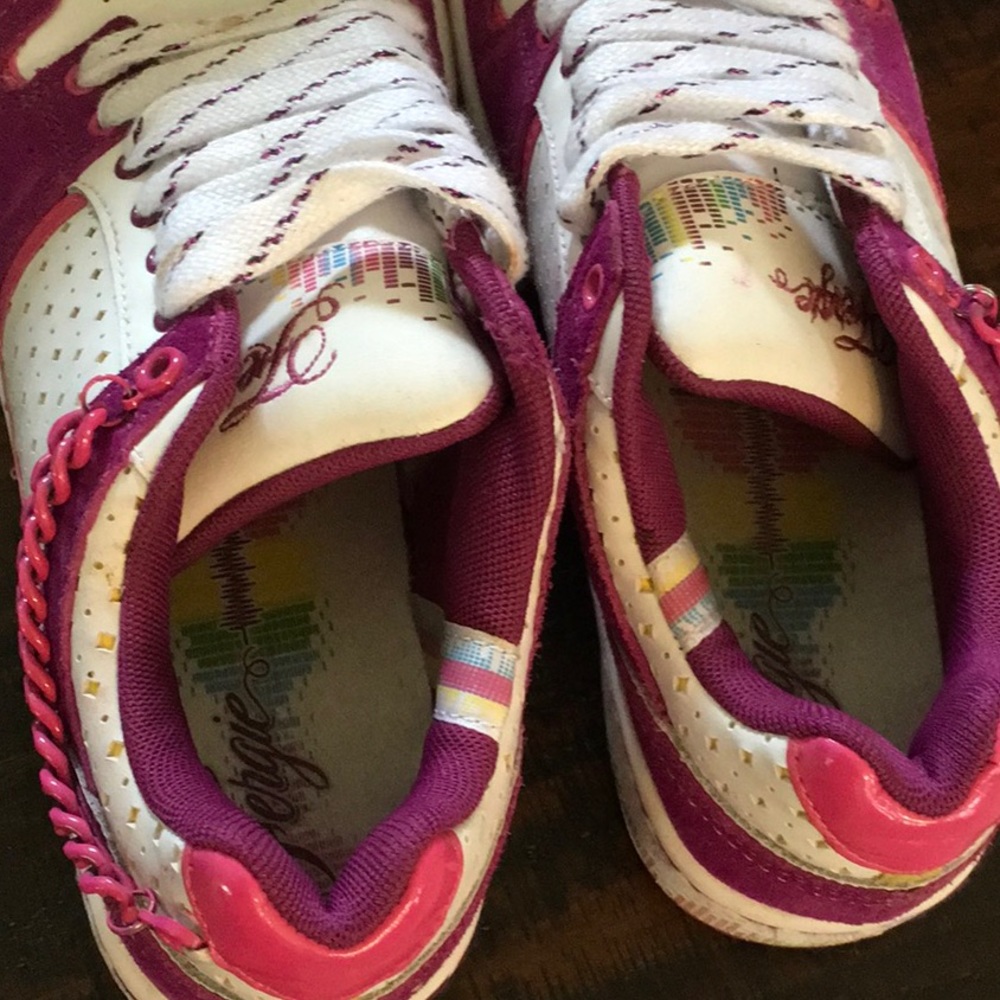 Sneakers